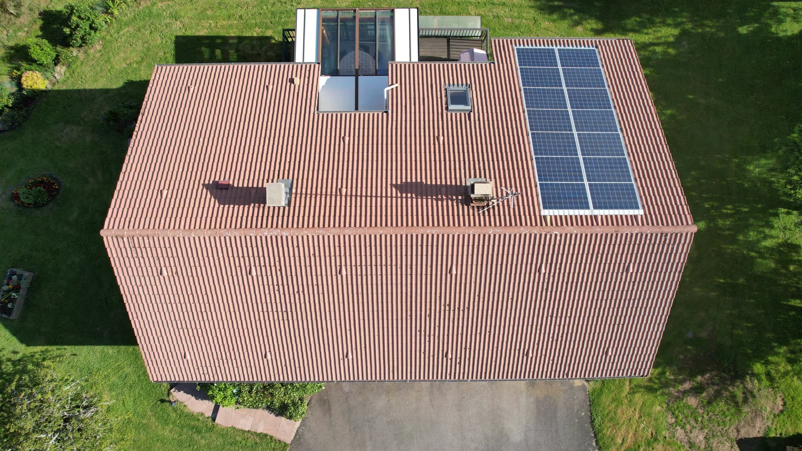 Toiture et panneaux photovoltaïques, Jussarupt (88) — après intervention