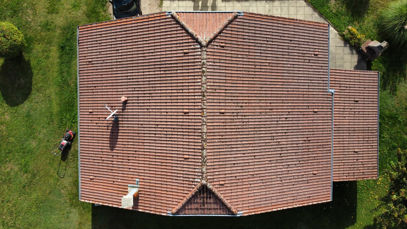 Nettoyage de toiture, Jussarupt (88) — avant intervention