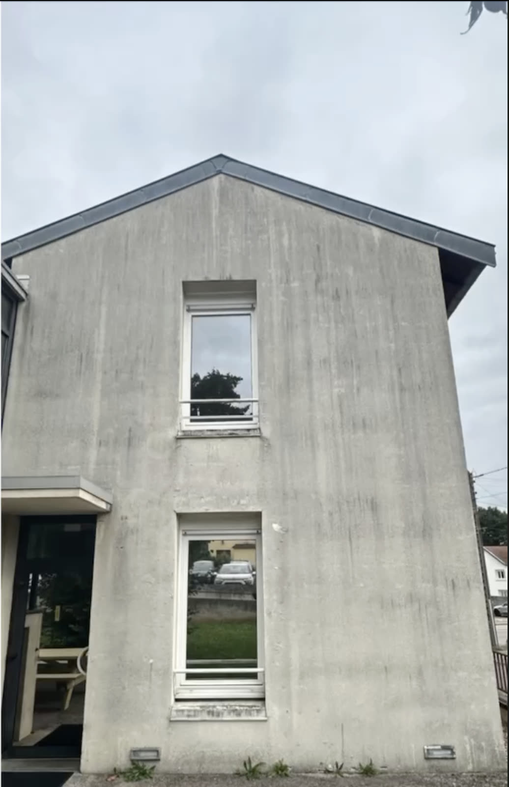 Nettoyage de façade avec hydrofuge, Saint-Nicolas-de-Port (54) — avant intervention